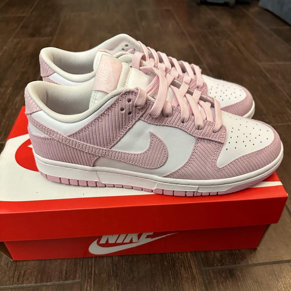 Women’s Nike dunk low size 10 brand new